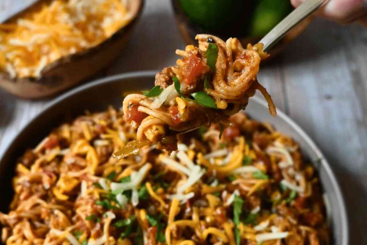 Slow Cooker Taco Beef Ramen msn image.