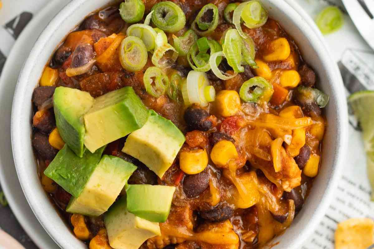 Chicken Chili with black beans and corn msn image.