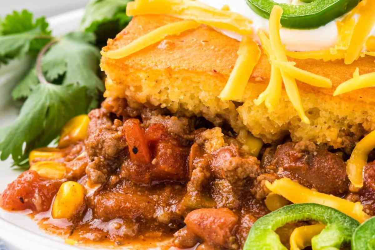 Chili and Cornbread Casserole msn image.