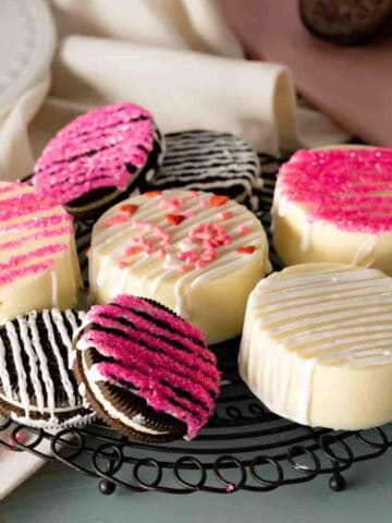 Chocolate Covered Oreos featured image.