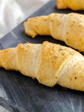 Garlic Crescent Rolls featured image.