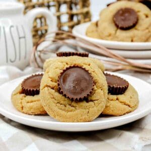 Reese's peanut butter cup cookies featured image.