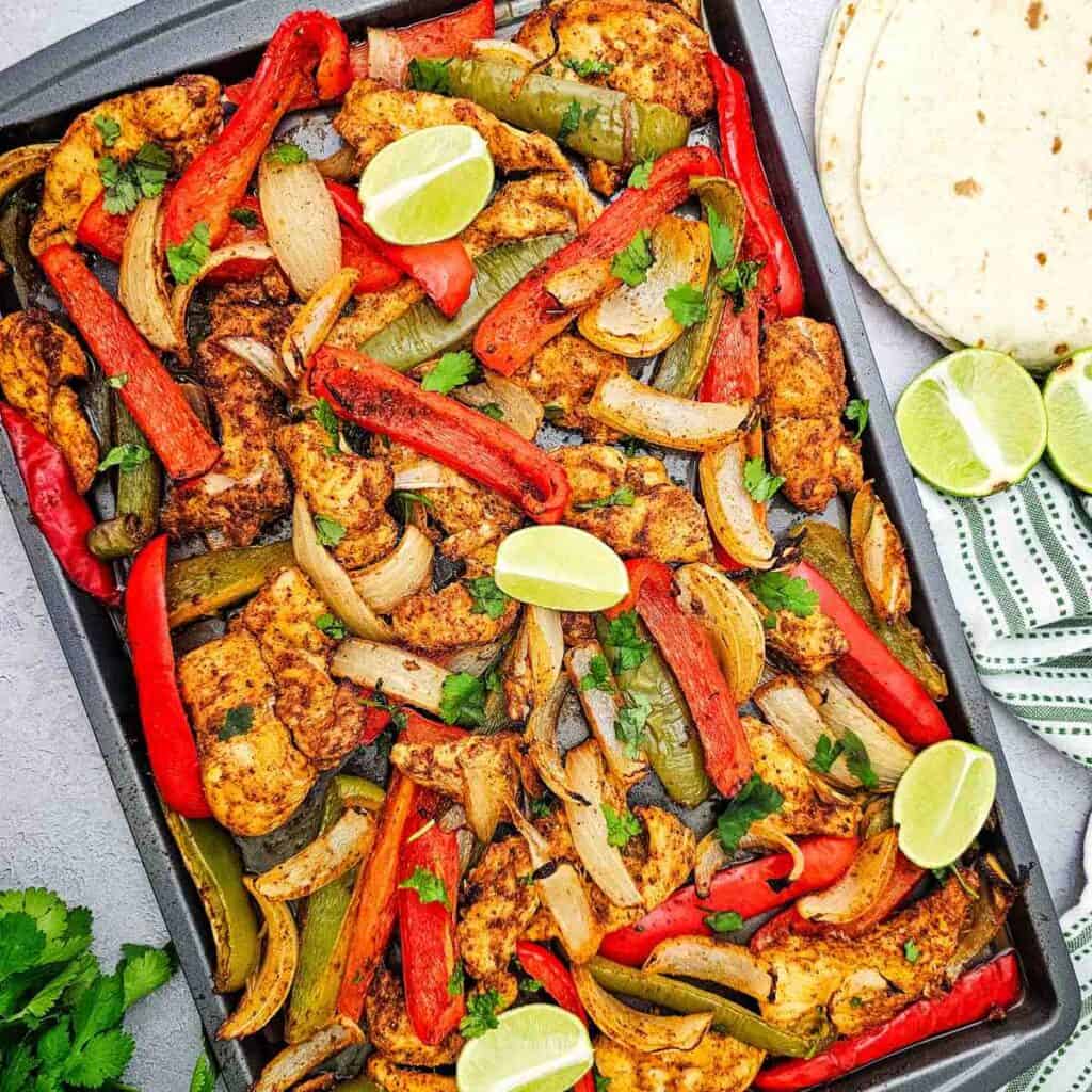 Sheet pan chicken fajitas featured image.