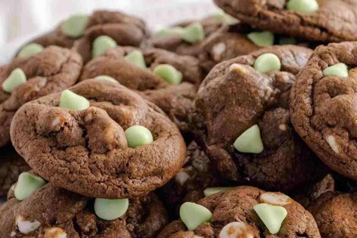 Mint Chocolate Cookies made with cocoa and mint chips msn image.