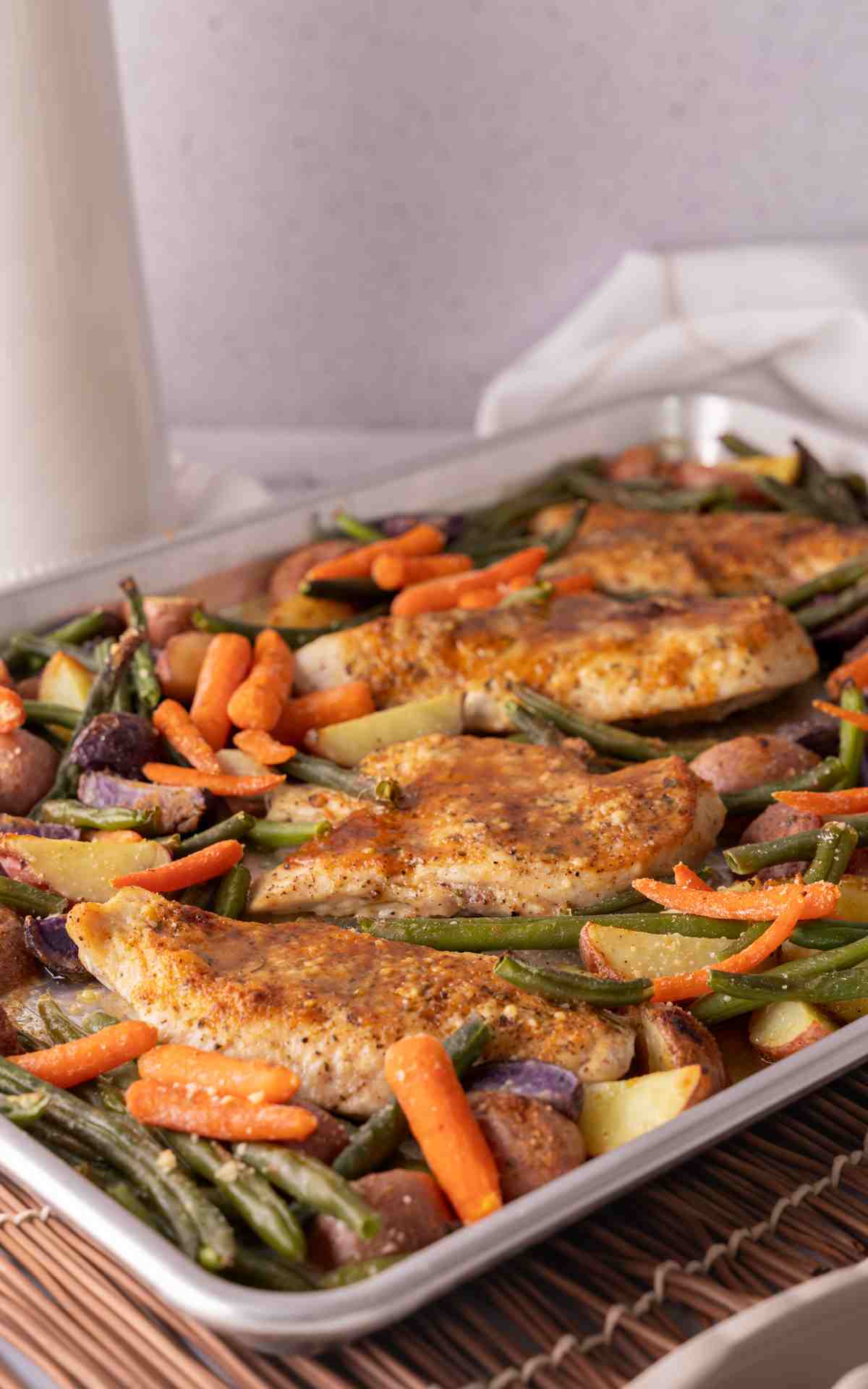 Sheet pan chicken and vegetables recipe.