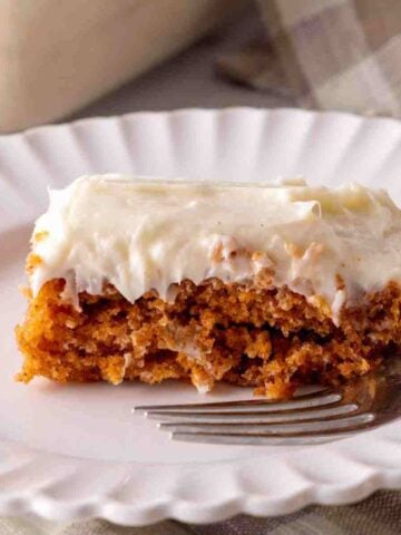 Tomato Soup Cake featured image.